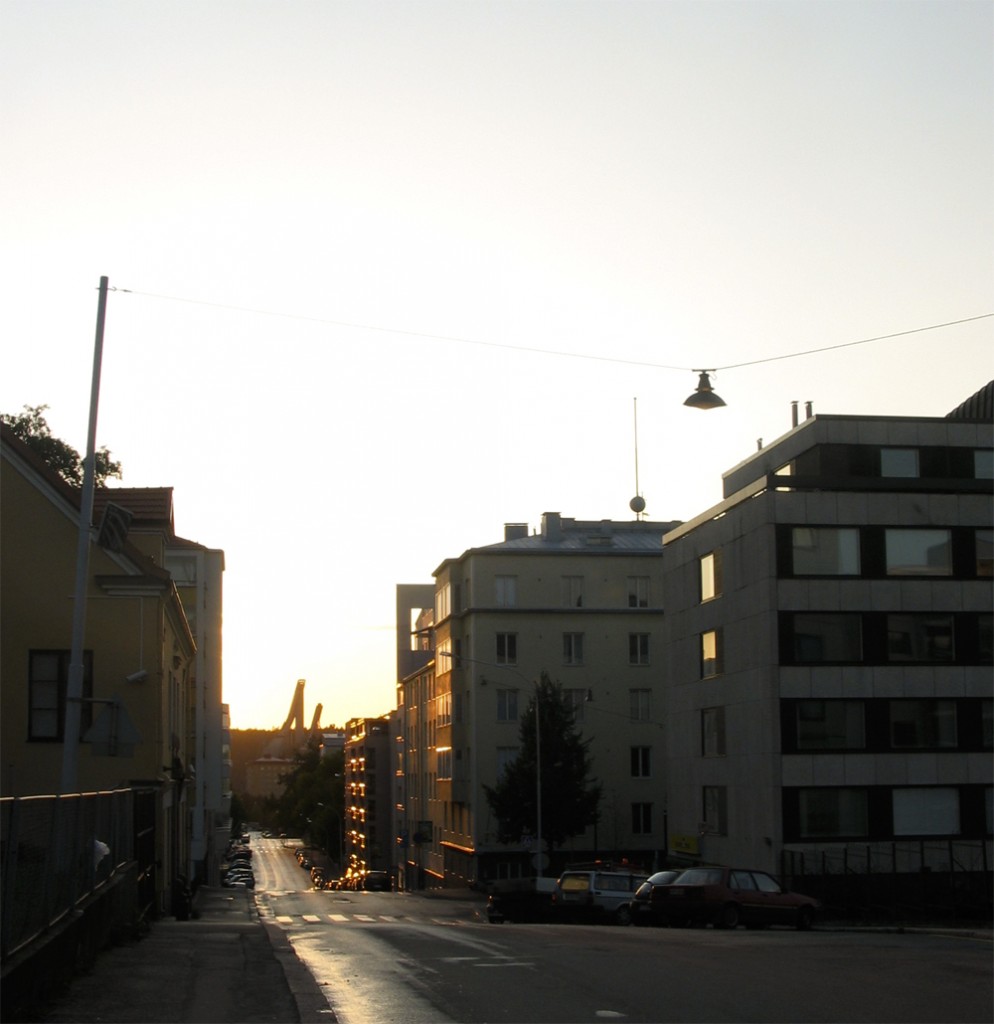 Lahden matalassa rakennuskannassa korostuvat Lahden ominaiset maamerkit