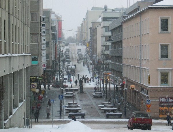 Rautatienkatu etelään joulukuussa 2008 (Kuva Sauli Hirvonen)